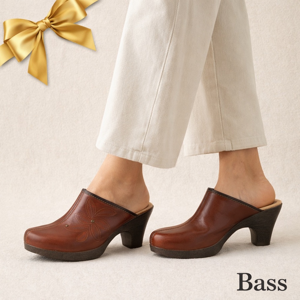 Bass Vickie Brown Leather Clog Mules Size 7M